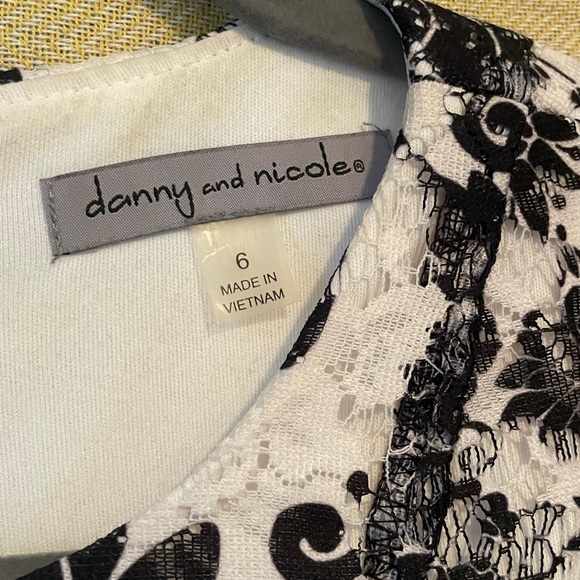 Danny and Nicole Black and White Floral Print Lace Midi Dress, Size 6 - Picture 3 of 4